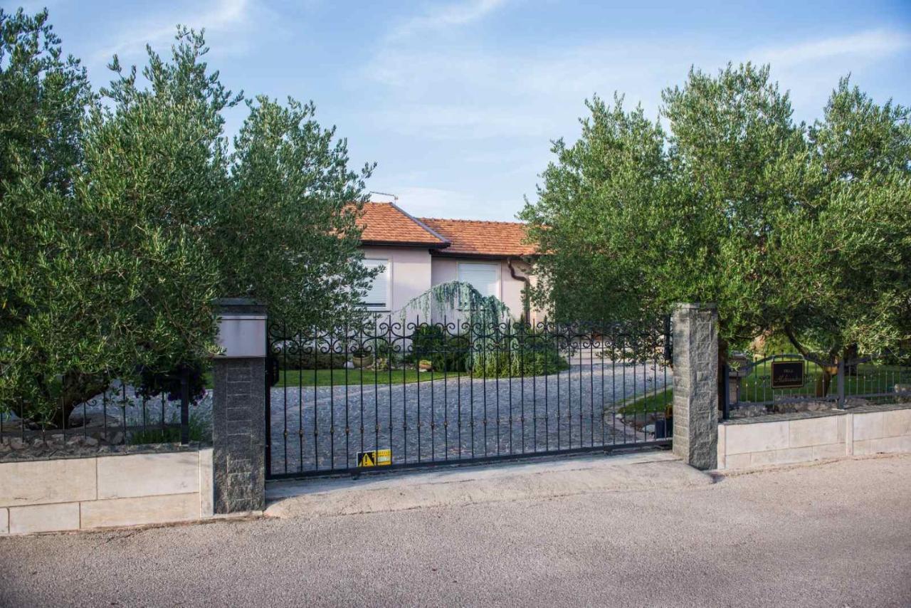 Villa Aleksandra Ljubuški 外观 照片